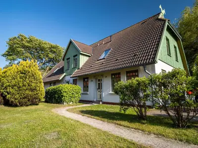 Das Gebäude in dem sich das Ferienhaus befindet