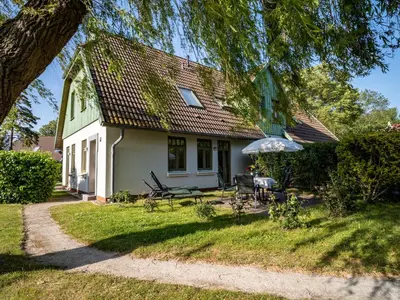 Ein Garten an der Unterkunft Ferienhaussiedlung Strandperlen Buchenhof 2d (Typ I)