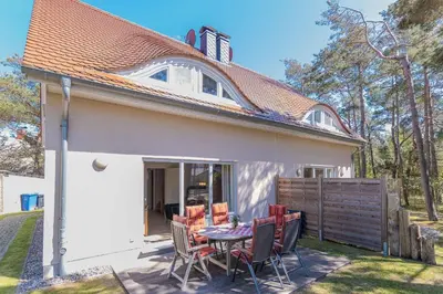 Das Gebäude in dem sich das Ferienhaus befindet