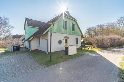 Das Gebäude in dem sich das Ferienhaus befindet