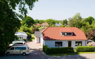 Das Gebäude in dem sich die Ferienwohnung befindet