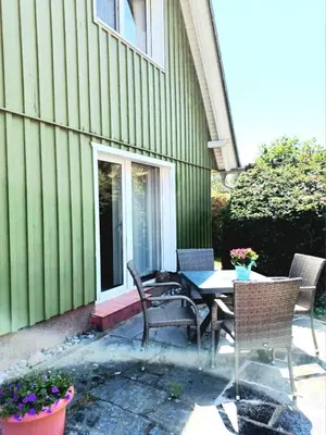Ein Garten an der Unterkunft Ferienhaus Eulennest - Ulenhoef