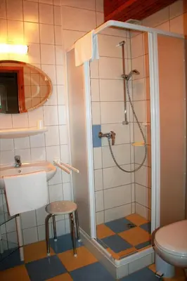 Ein Badezimmer in der Unterkunft FeWo Waldkauz - Ulenhoef