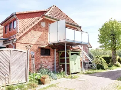 Das Gebäude in dem sich die Ferienwohnung befindet