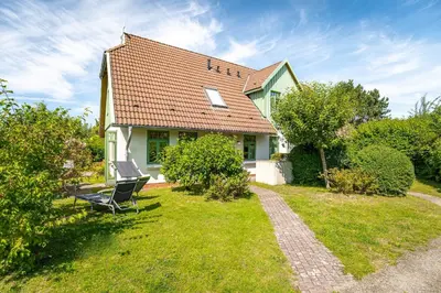 Das Gebäude in dem sich das Ferienhaus befindet
