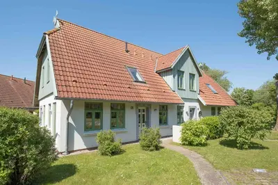 Das Gebäude in dem sich das Ferienhaus befindet