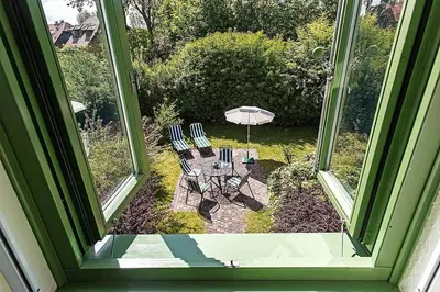 Ein Garten an der Unterkunft Ferienhaussiedlung Strandperlen Küstenhof 1b (Typ V)