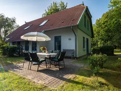 Das Gebäude in dem sich das Ferienhaus befindet