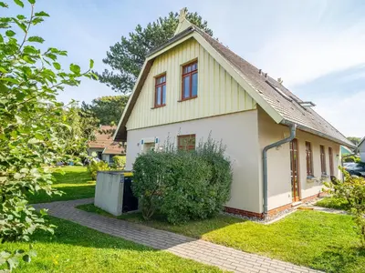 Das Gebäude in dem sich das Ferienhaus befindet