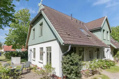 Das Gebäude in dem sich das Ferienhaus befindet