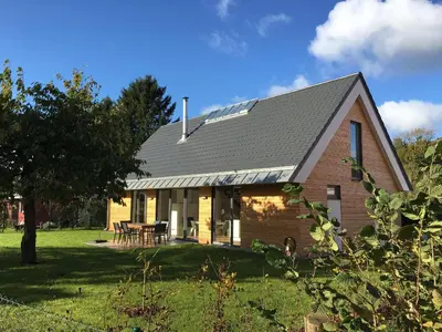 Das Gebäude in dem sich das Ferienhaus befindet