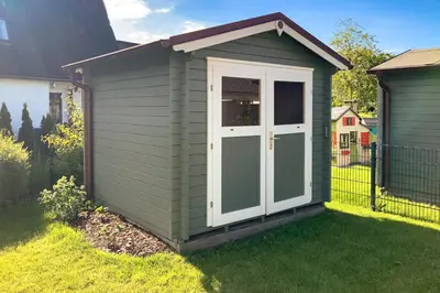 Das Gebäude in dem sich das Ferienhaus befindet