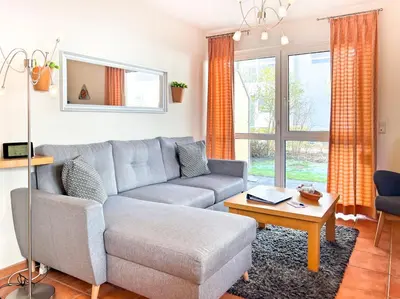 Ein Sitzbereich in der Unterkunft Residenz am Strand, Whg 567