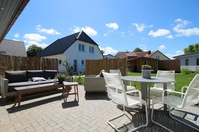 Das Gebäude in dem sich das Ferienhaus befindet