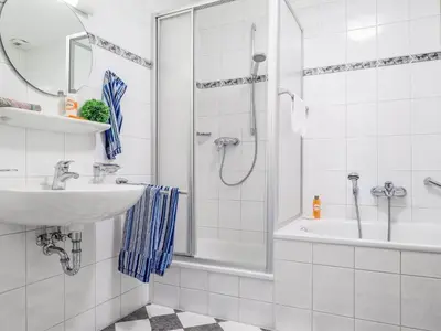 Ein Badezimmer in der Unterkunft Friedenstraße 17 Whg 2
