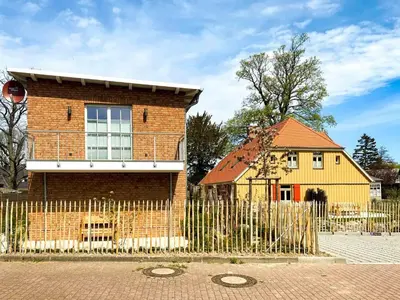 Das Gebäude in dem sich die Ferienwohnung befindet