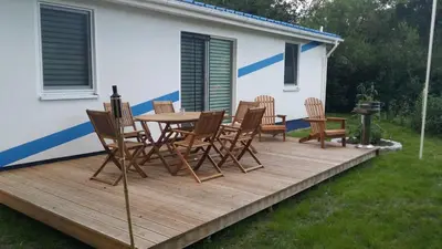 Ein Garten an der Unterkunft Ferienhaus „Strandhafer“
