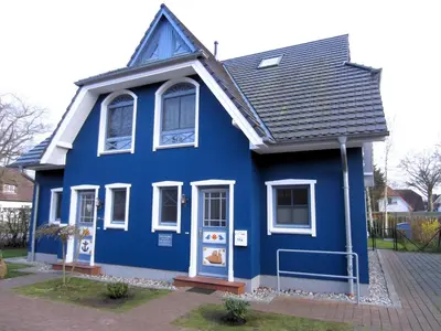 Das Gebäude in dem sich das Ferienhaus befindet