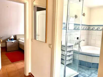 Ein Badezimmer in der Unterkunft Neue Reihe 43 Villa Regulus OG