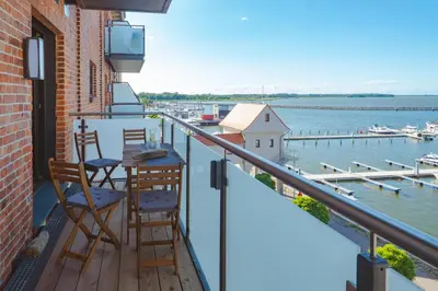 Ein Balkon oder eine Terrasse in der Unterkunft Boddenloft Wohnung 4.1