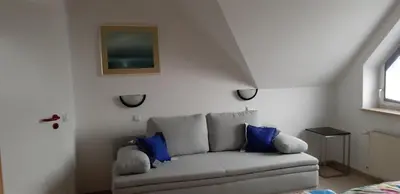 Ein Sitzbereich in der Unterkunft Strandburg