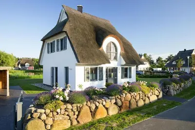 Das Gebäude in dem sich das Ferienhaus befindet