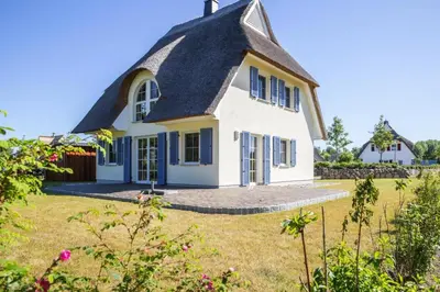 Das Gebäude in dem sich das Ferienhaus befindet