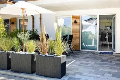 Ein Garten an der Unterkunft Tordalk 01