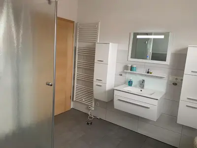 Ein Badezimmer in der Unterkunft Zur Vogelwiese