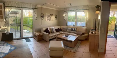 Ein Sitzbereich in der Unterkunft Seestr. 75 a Haus B (rechts )