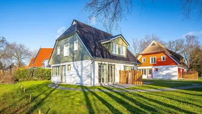 Das Gebäude in dem sich das Ferienhaus befindet