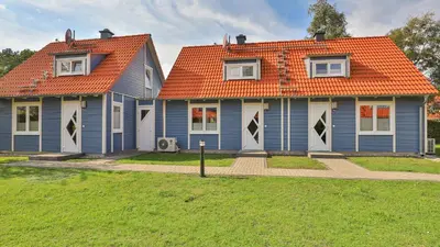 Das Gebäude in dem sich das Ferienhaus befindet