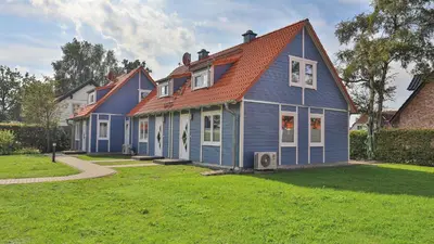 Das Gebäude in dem sich das Ferienhaus befindet