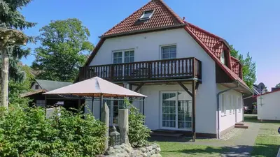 Das Gebäude in dem sich die Ferienwohnung befindet