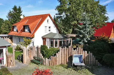 Ein Garten an der Unterkunft Windflüchter Hus