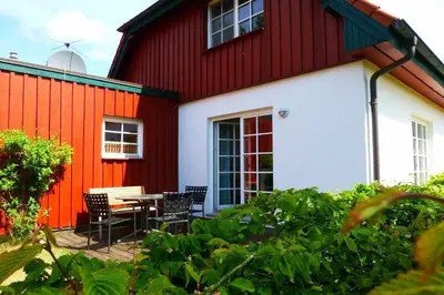 Ein Garten an der Unterkunft DHH 4 