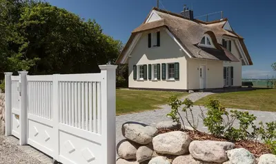 Das Gebäude in dem sich das Ferienhaus befindet