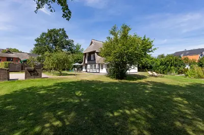 Ein Garten an der Unterkunft Künstlerhaus Rosenthal 01