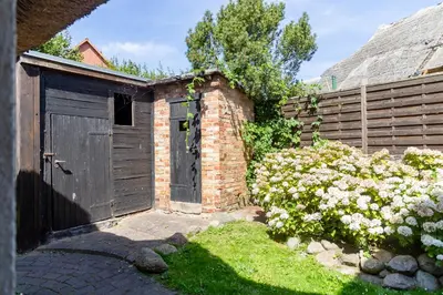 Ein Garten an der Unterkunft Künstlerhaus Rosenthal 01