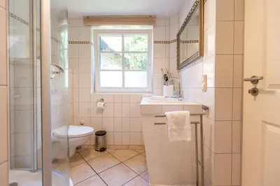 Ein Badezimmer in der Unterkunft Künstlerhaus Rosenthal 02