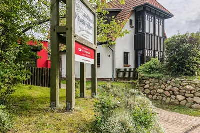 Das Gebäude in dem sich das Ferienhaus befindet