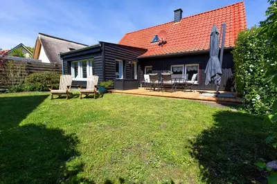 Ein Garten an der Unterkunft Sonnenwieck 01