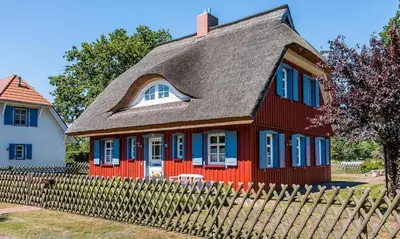 Das Gebäude in dem sich das Ferienhaus befindet