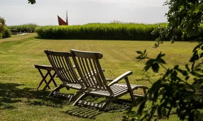 Ein Garten an der Unterkunft Hof Zeesenblick 06
