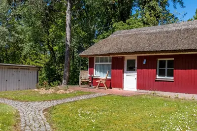 Das Gebäude in dem sich das Ferienhaus befindet