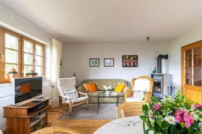 Ein Sitzbereich in der Unterkunft Ahrenshooper Landhaus 01
