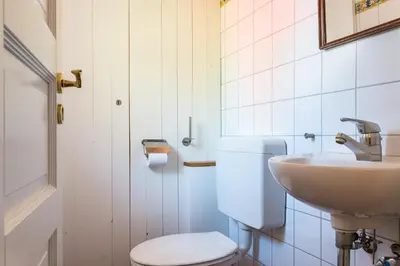 Ein Badezimmer in der Unterkunft Haus am Boddenweg