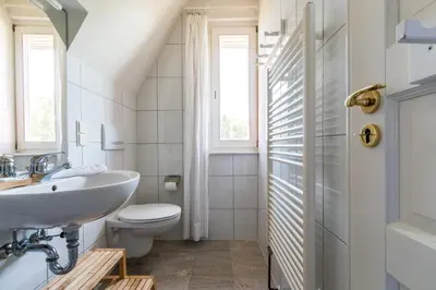Ein Badezimmer in der Unterkunft Haus am Boddenweg
