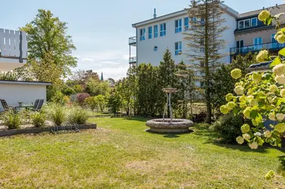 Ein Garten an der Unterkunft Haus Ostseenixe 02