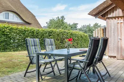 Ein Garten an der Unterkunft An den Eichen 1